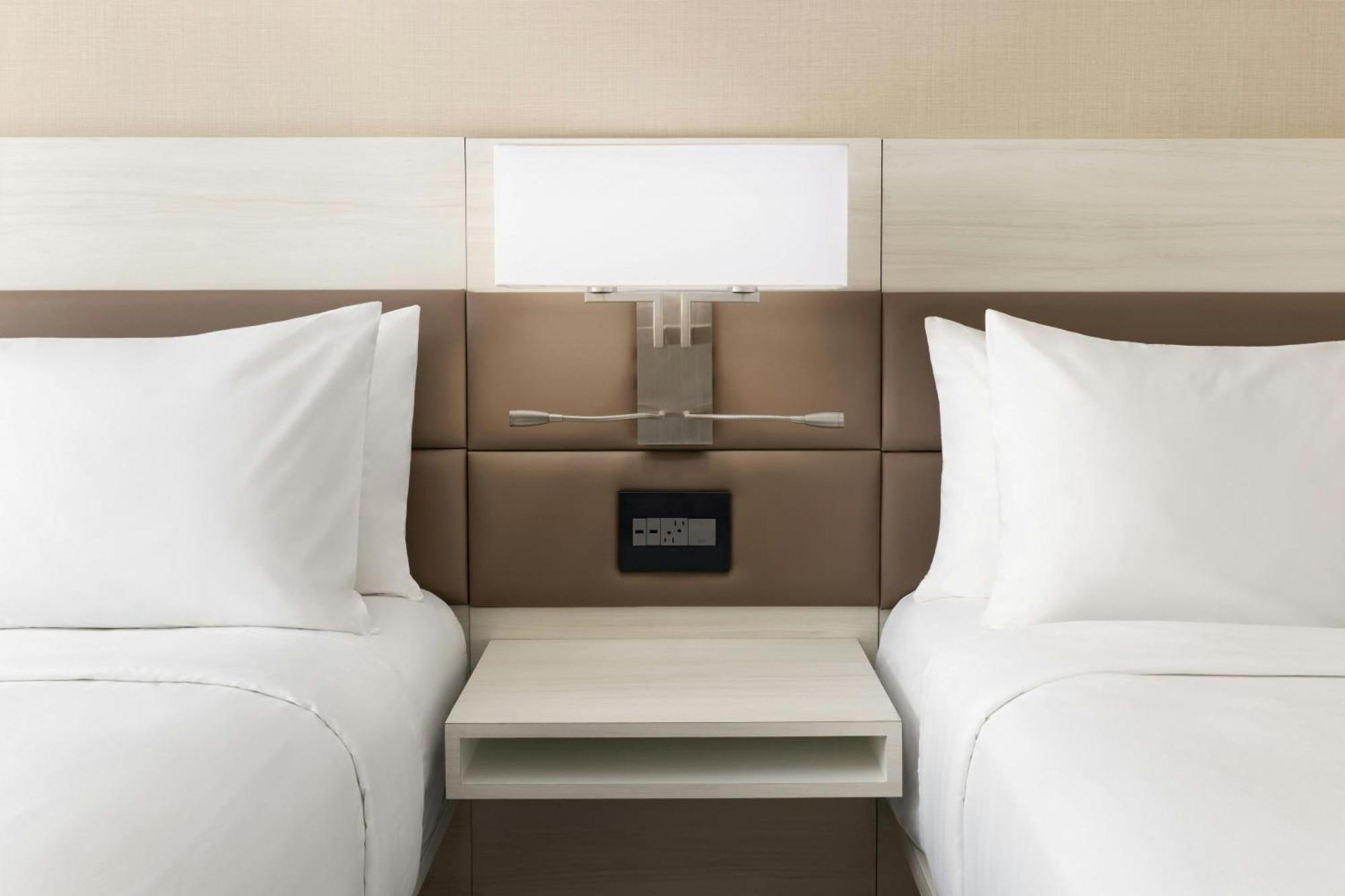 Ac Hotel St Petersburg Downtown 세인트피터즈버그 외부 사진